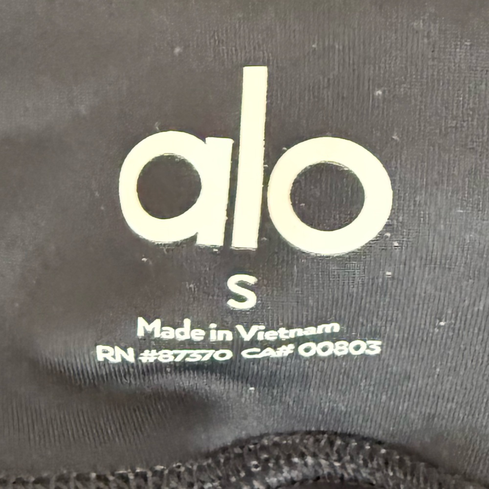 Alo Yoga High-Waist Airbrush Capri Leggings Black size small - Picture 6 of 8